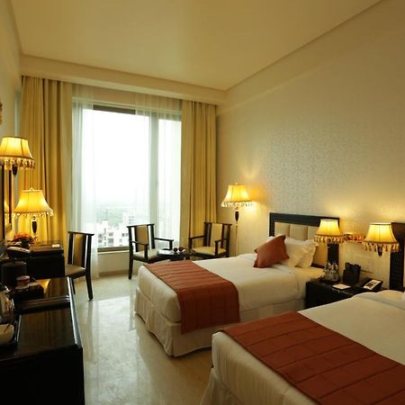 Royal Tulip Navi Mumbai Hotel Kültér fotó