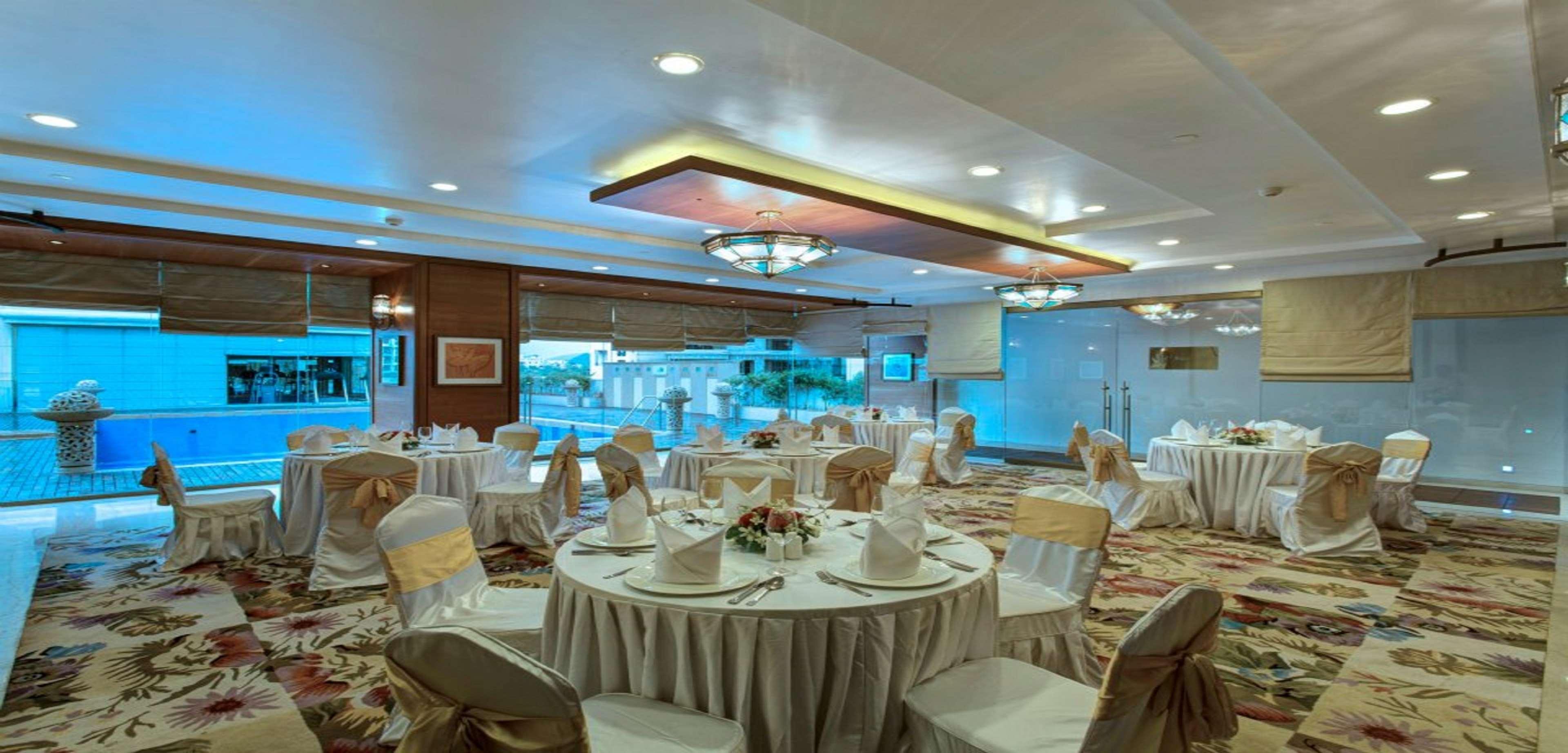 Royal Tulip Navi Mumbai Hotel Kültér fotó