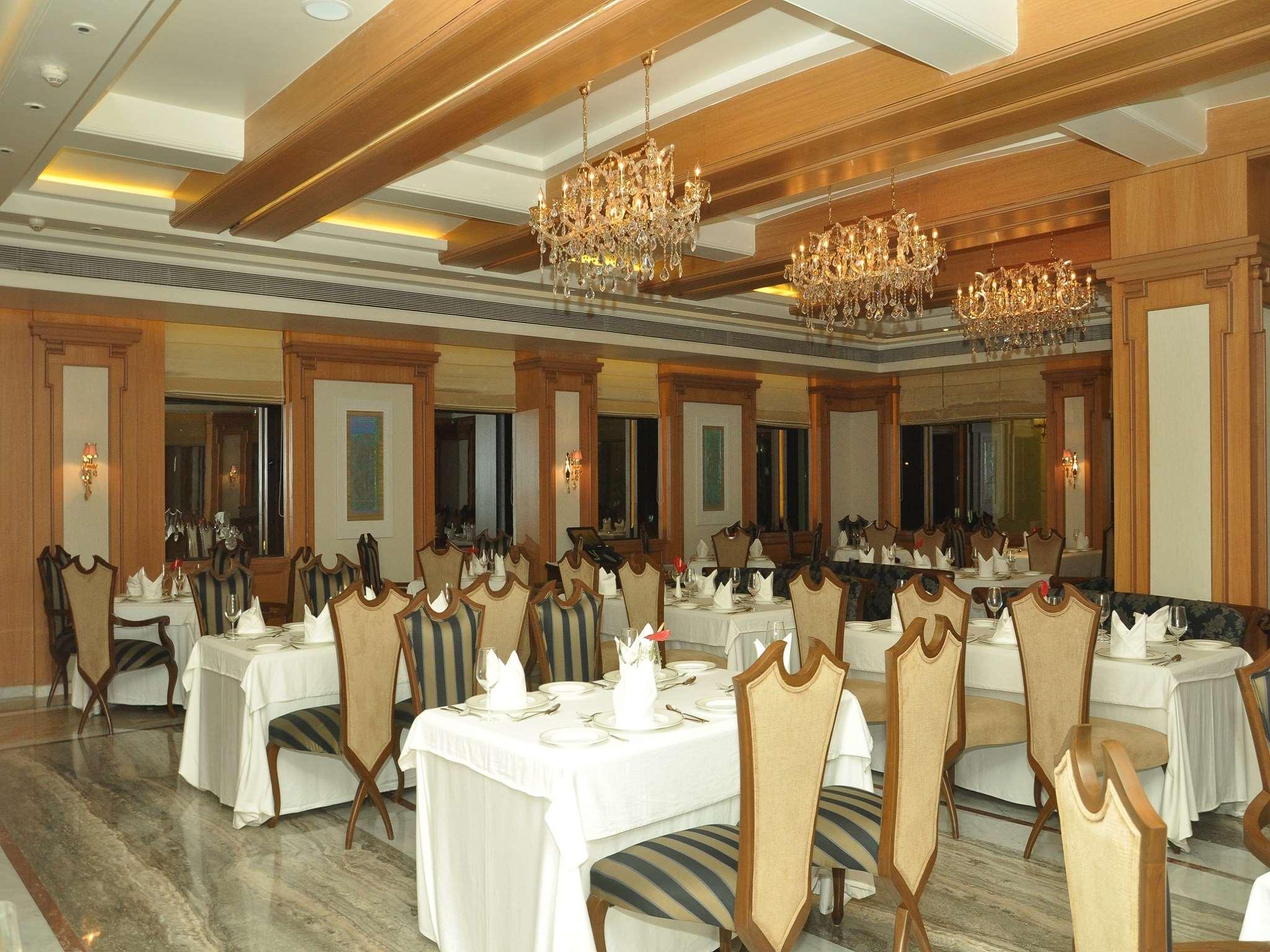 Royal Tulip Navi Mumbai Hotel Kültér fotó