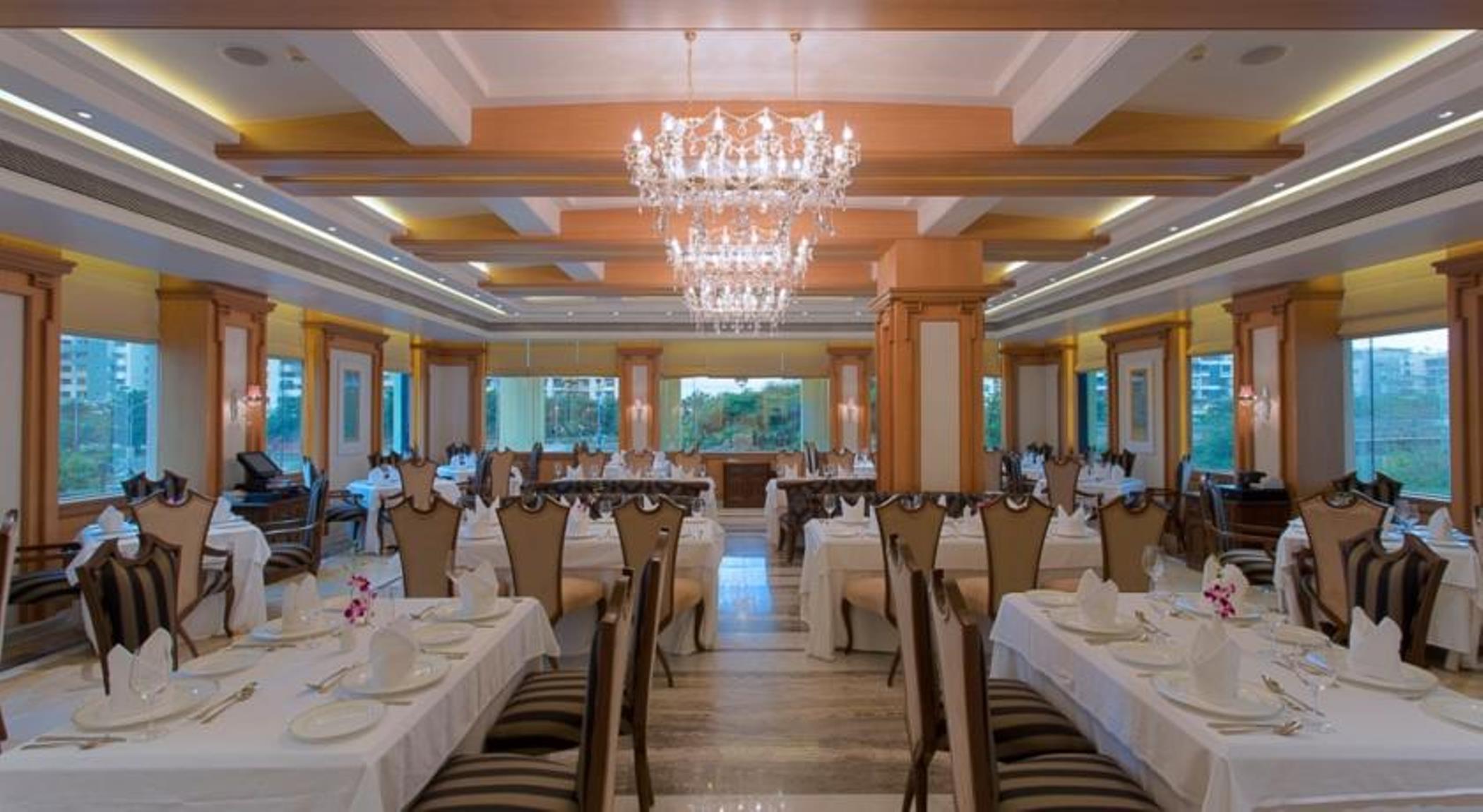 Royal Tulip Navi Mumbai Hotel Kültér fotó
