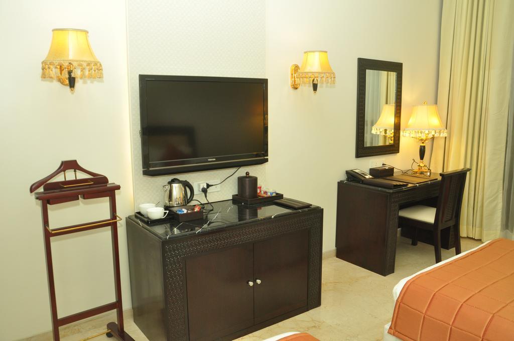 Royal Tulip Navi Mumbai Hotel Kültér fotó