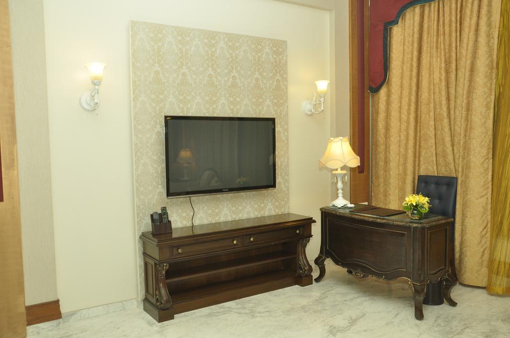 Royal Tulip Navi Mumbai Hotel Kültér fotó