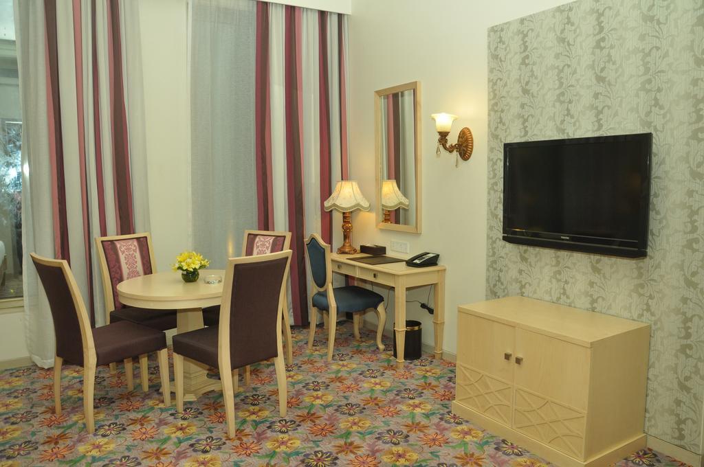 Royal Tulip Navi Mumbai Hotel Kültér fotó