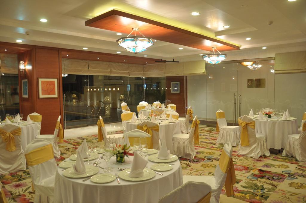 Royal Tulip Navi Mumbai Hotel Kültér fotó
