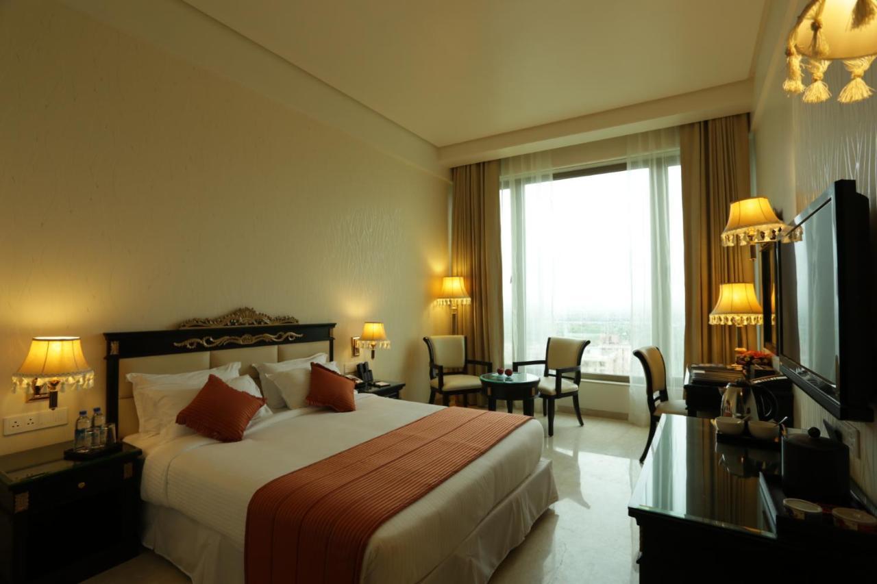 Royal Tulip Navi Mumbai Hotel Kültér fotó